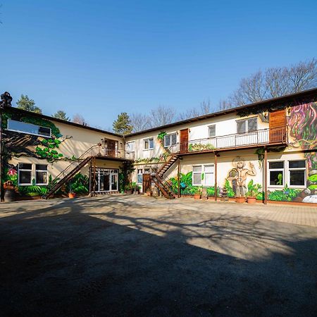 Apartment White Der Sportschule Badura ライプツィヒ エクステリア 写真