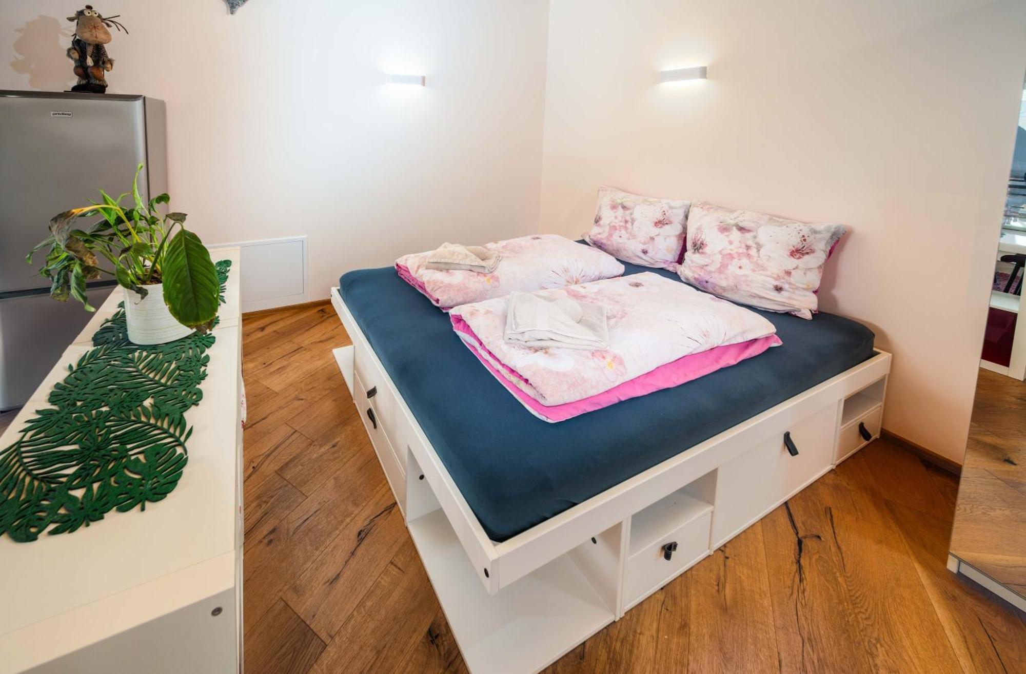 Apartment White Der Sportschule Badura ライプツィヒ エクステリア 写真